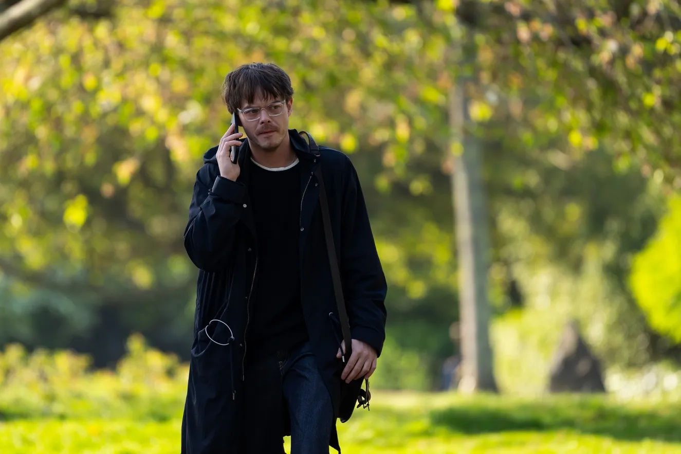 Charlie Heaton as Jim Dycker.