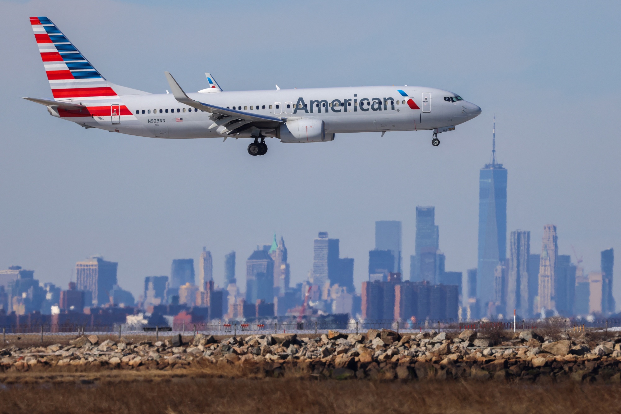 American Airlines Self-Inflicts Market Turbulence - Bloomberg