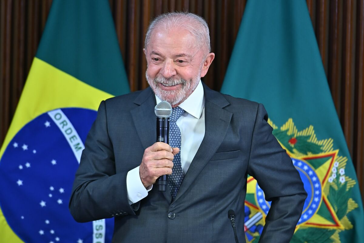 Lula amplía ventaja sobre Flávio Bolsonaro en nueva encuesta presidencial