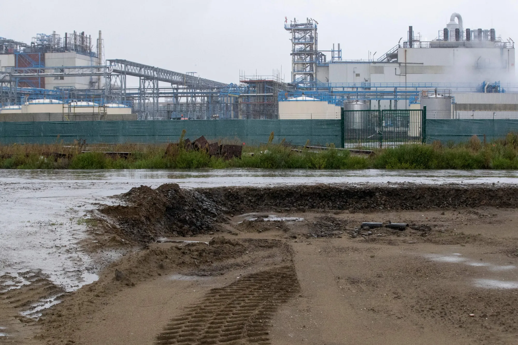 3M Faces Dutch Claim Over 'Forever Chemicals' Pollution - Bloomberg