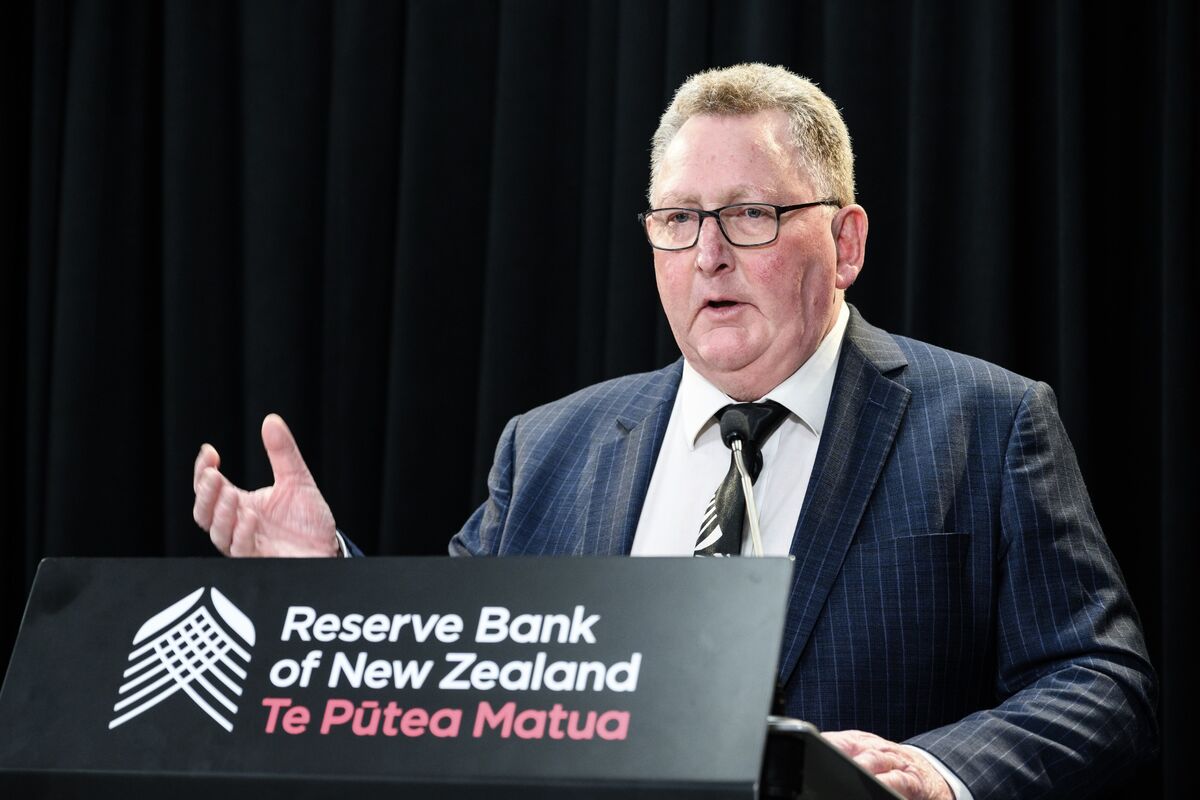 bloomberg.com - Matthew Brockett - Orr Was Likely First RBNZ Governor to Get Non-Compete Payment