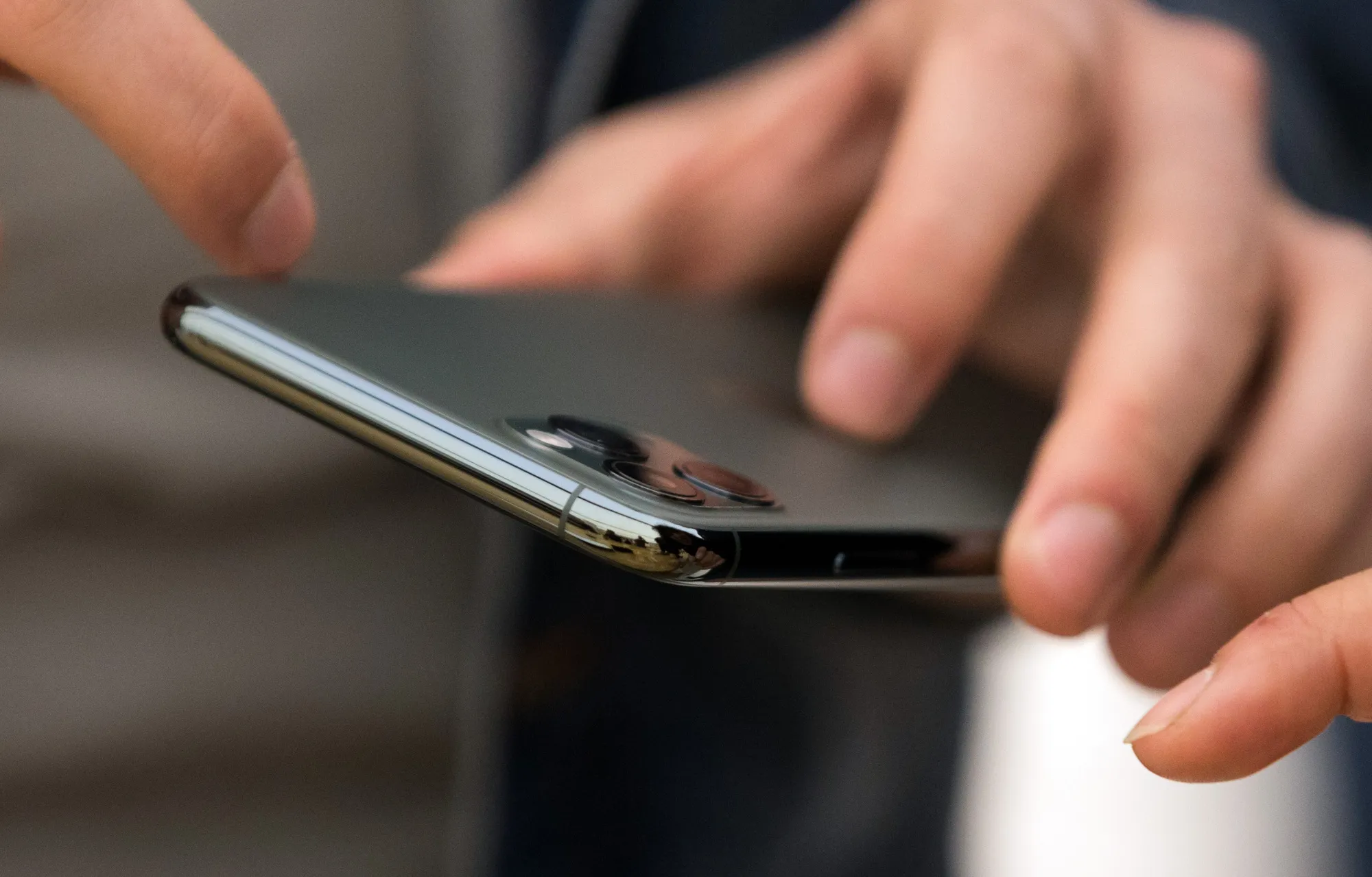 U.K. Customers Purchase News Apple Inc Products