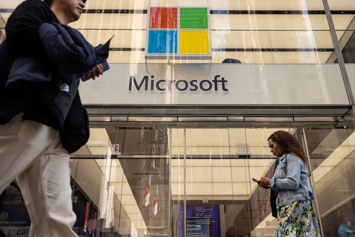 Microsoft plans to launch its mobile game store in July on the web, first with its own games including Candy Crush Saga, and later open it to other publishers (Bloomberg)