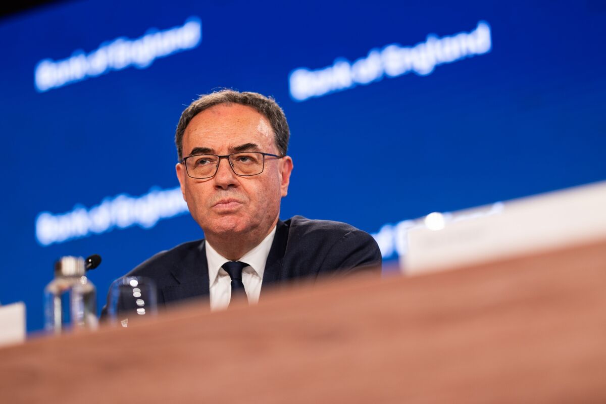 BOE Governor Urges UK Growth Push in Direct Appeal to Burnham