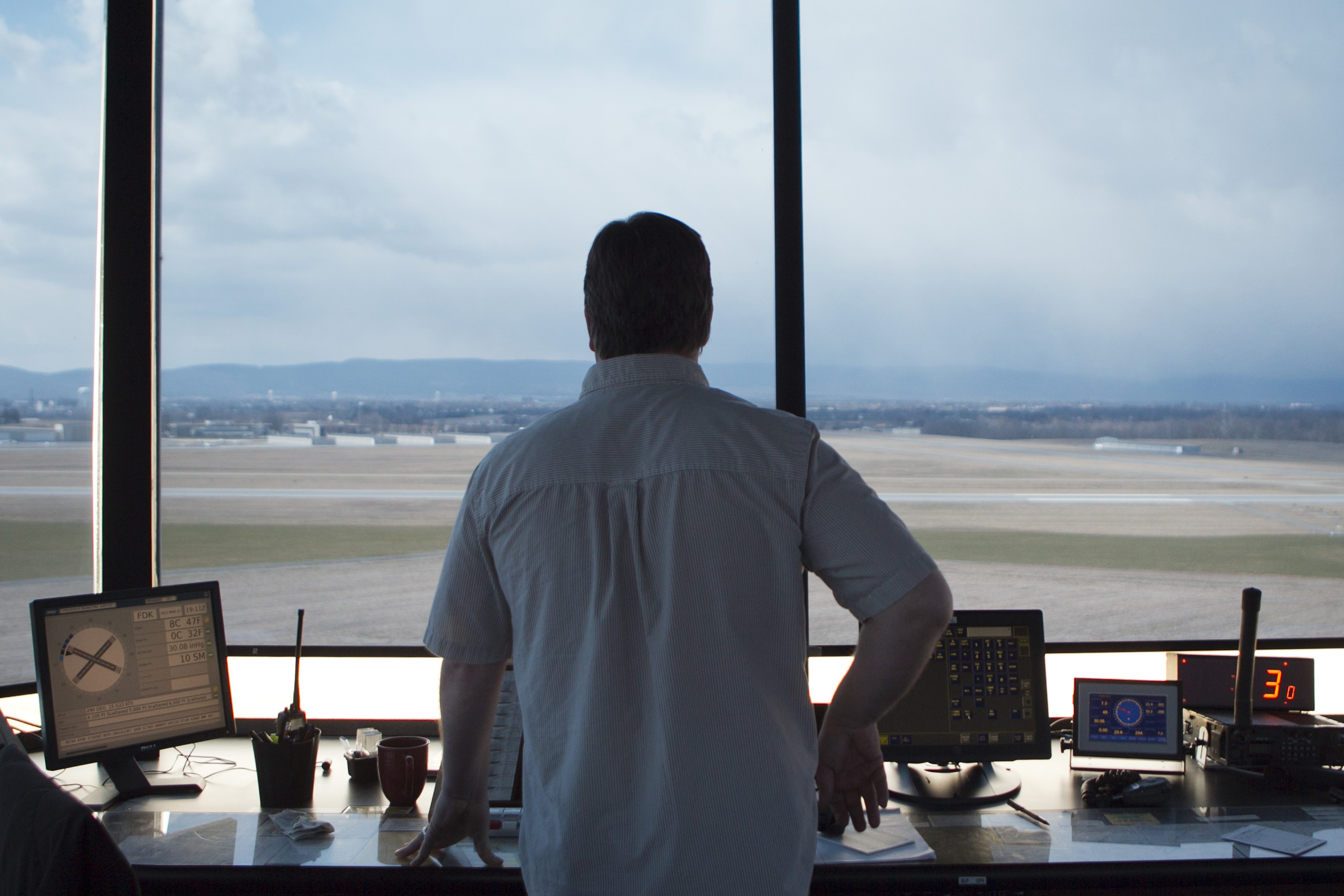 FAA Mandates Air-Traffic Training After Recent Near-Collisions on ...