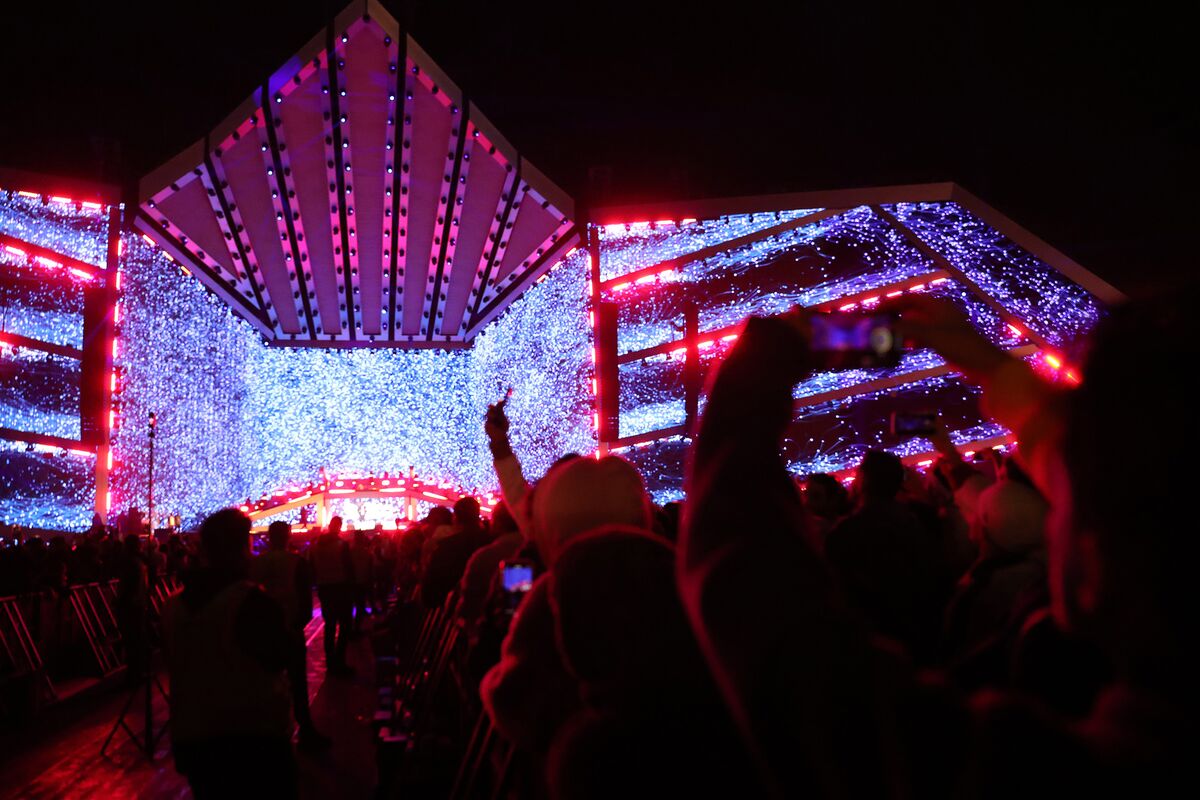 Giant Rave in Saudi Desert Pushes Kingdom’s Changing Boundaries - Bloomberg
