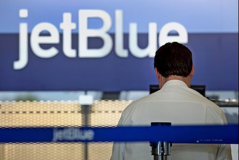 Two JetBlue Flights Suffer Bird Strikes in Consecutive Days