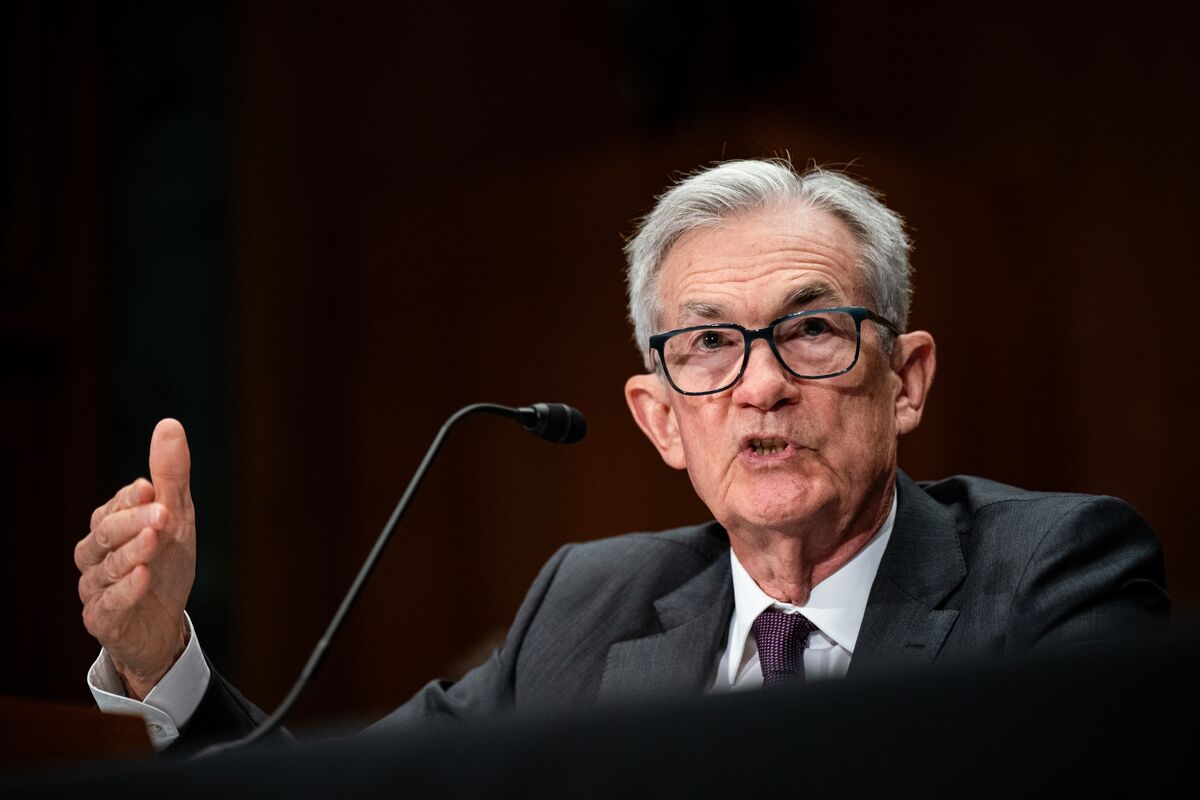 Wall Street Hits One-Week Lows Amid Investor Rate Cut Reassessment