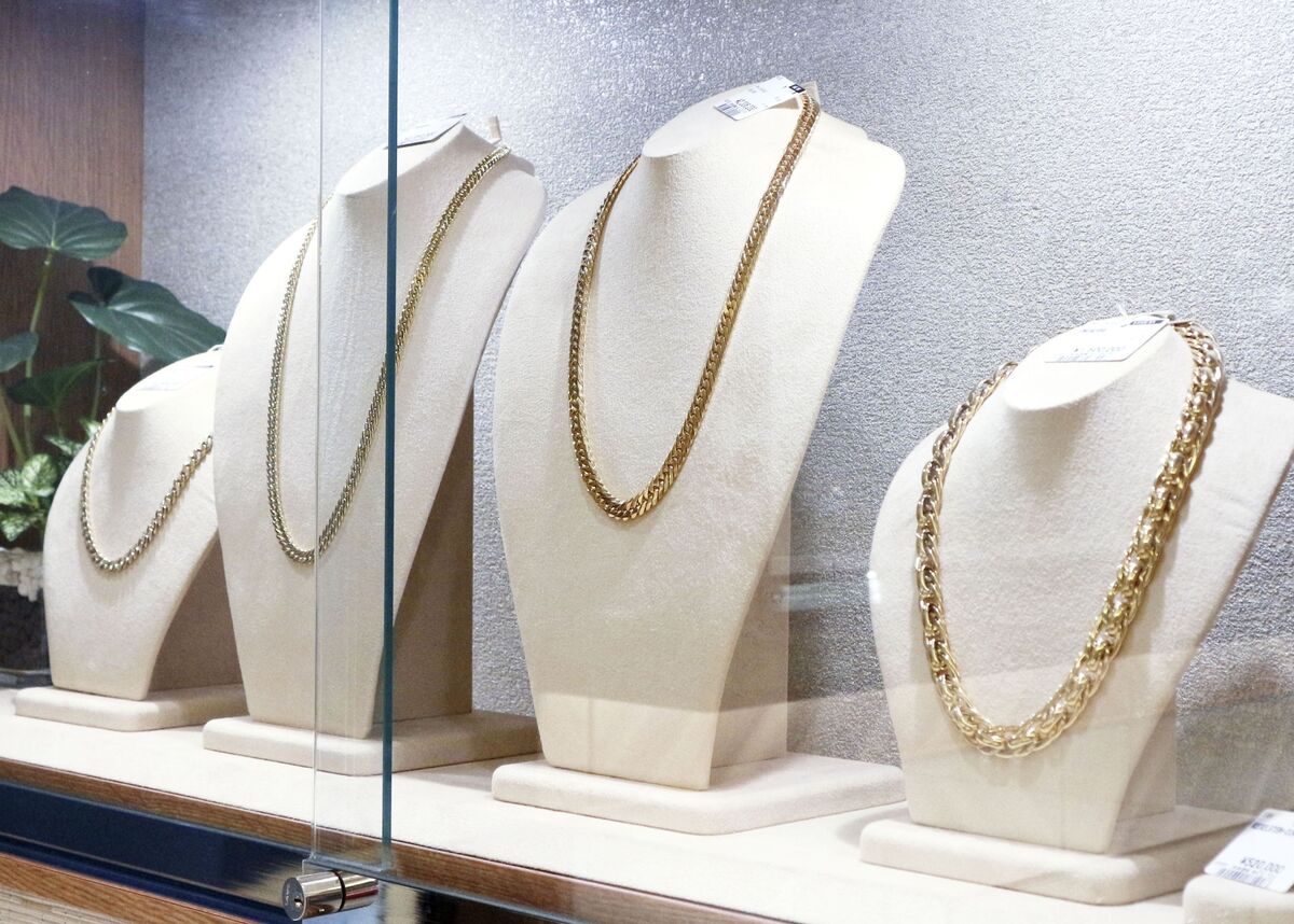 Japanese Shoppers Are Driving Up Jewelry Sales to a Record