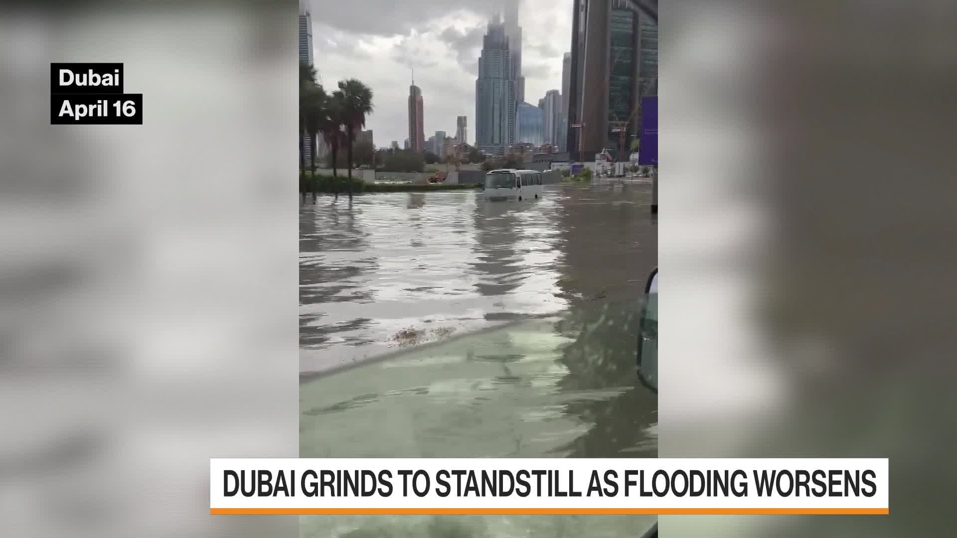 Watch Torrential Rains and Flooding Bring Dubai to a Halt - Bloomberg