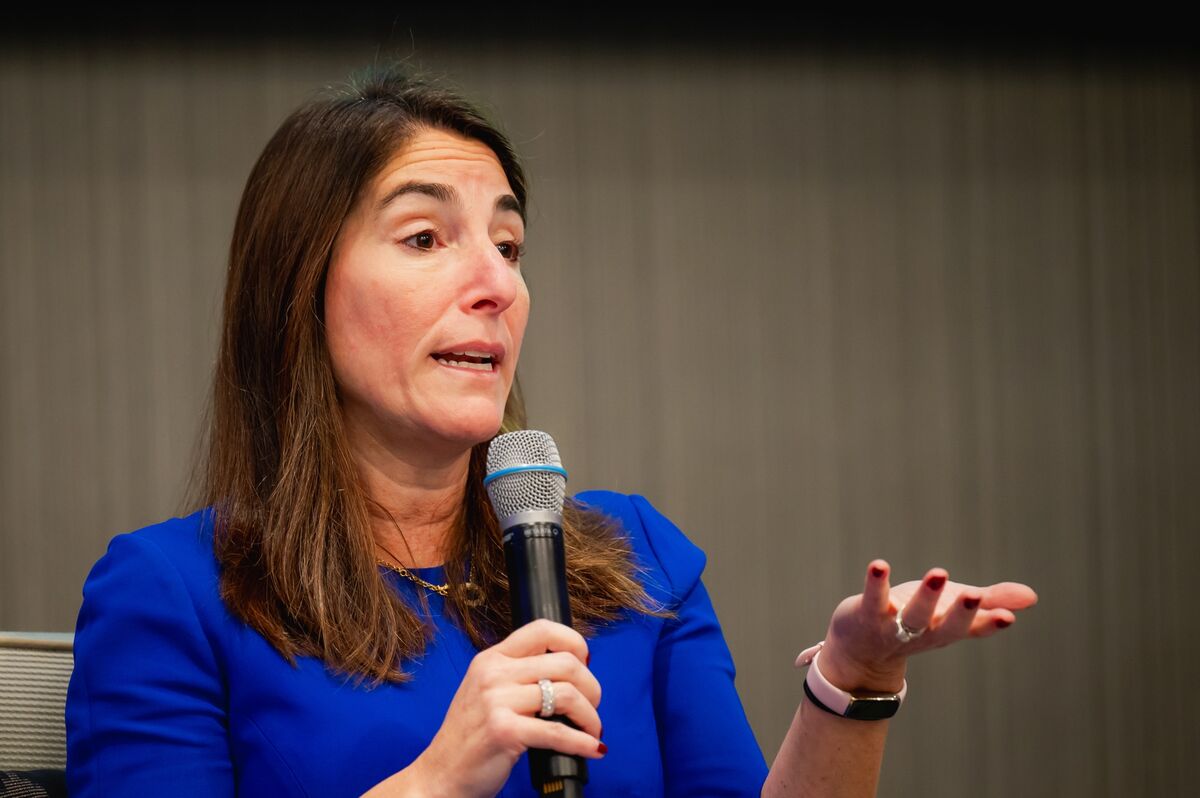 Fed’s Hammack Says Pause in Rate Cuts Is Her Base Case for Now.