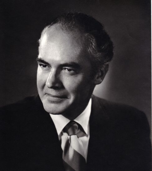 George Frazer, Dividend-Focused Canada Fund Manager, Dies at 86
