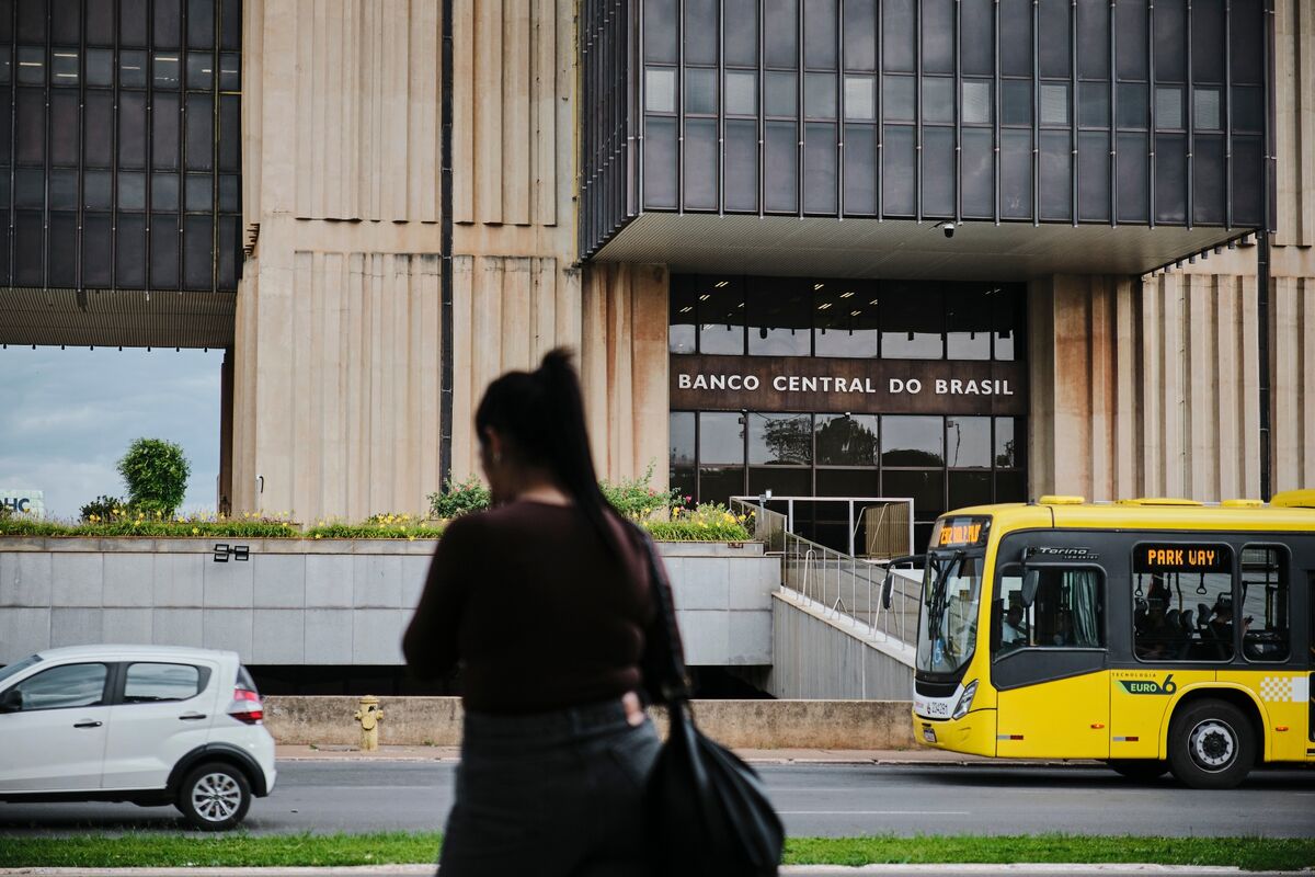 Brazil Eases Bank Reserve Rules After Banco Master Fallout