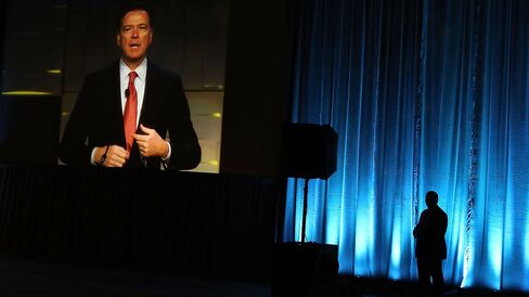 House Democrats Ask FBI to Probe Trump Campaign for Link to Hacks