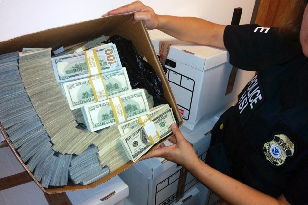 Los Angeles Fashion District Raid Finds Drug-Money Laundering - Bloomberg