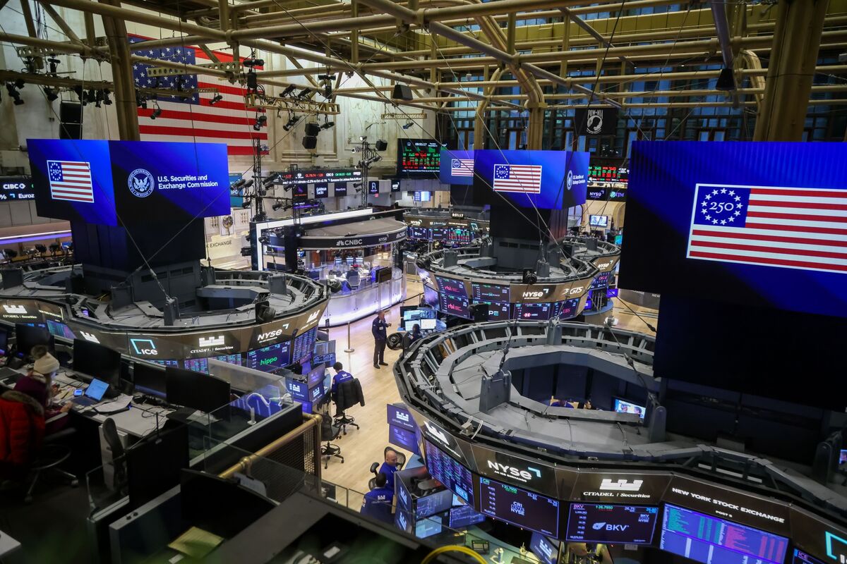 Stocks Gain on Rate Cut Bets, Bitcoin Extends Rebound