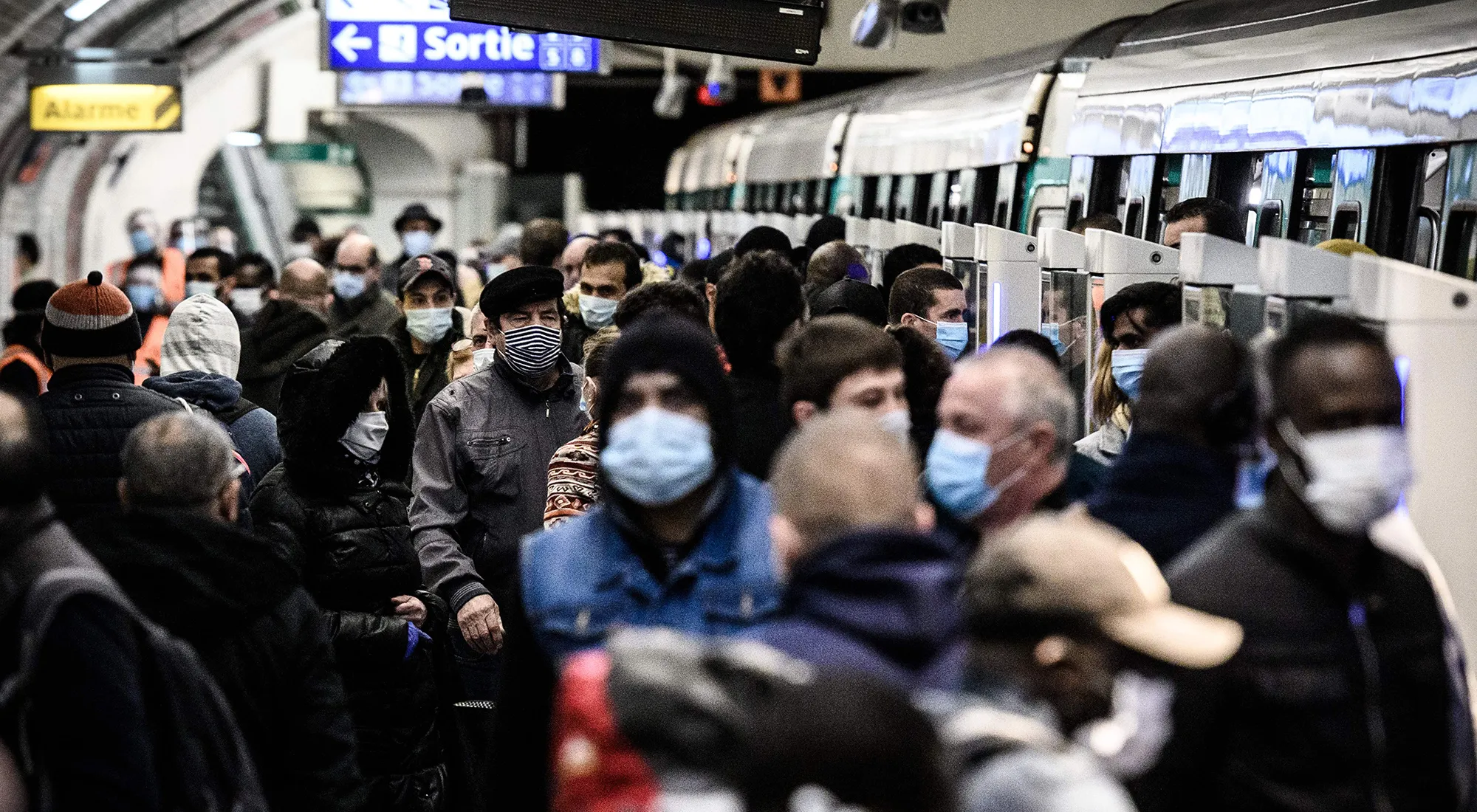 TOPSHOT-FRANCE-HEALTH-VIRUS-TRANSPORT