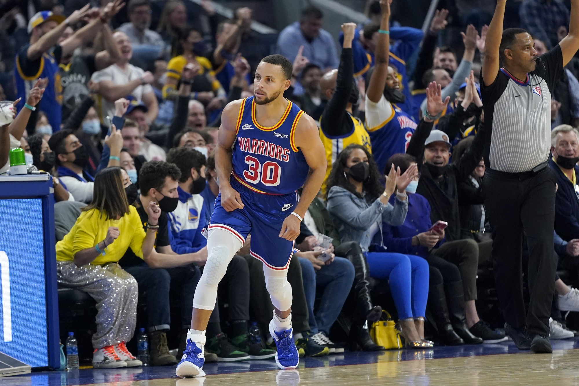Steph Curry is so sick only he can break his own records