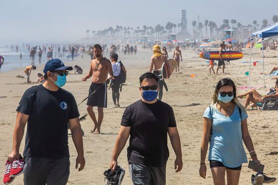 As California Chafes Under Lockdown, Governor Targets the Beach