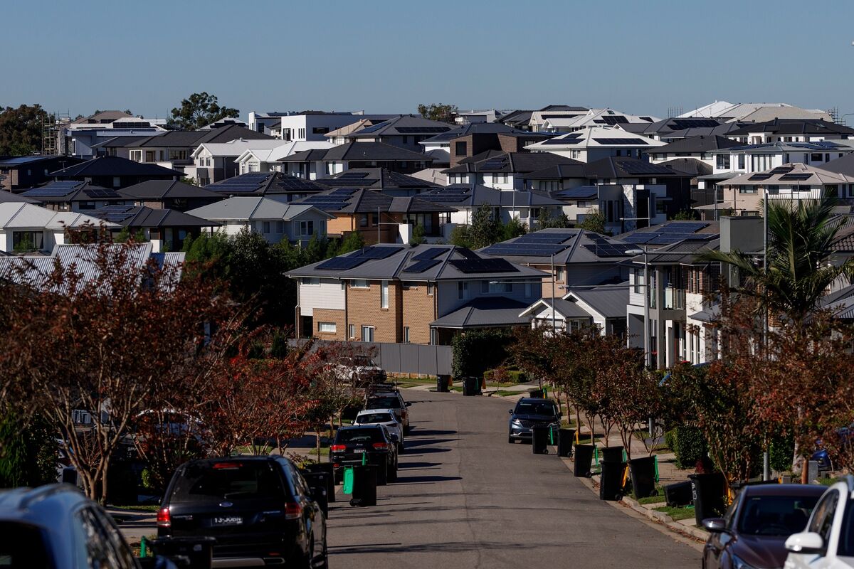 bloomberg.com - Ainsley Thomson - Housing Slide Continues, Peace Talks Look Set to Resume