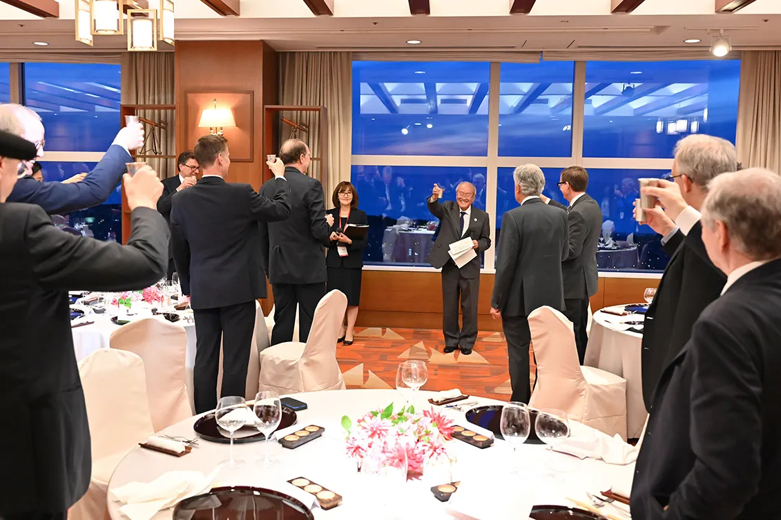 G7は｢AWA SAKE｣で乾杯､シャンパンの牙城に挑む酒造業界