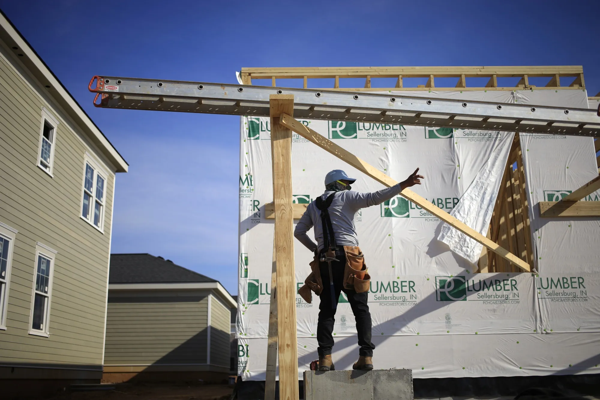 Residential starts&nbsp;decreased 1.4% last month to a 1.38 million annualized rate.