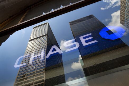 JPMorgan Blaming Traders for Bad Marks Baffles Former Employees