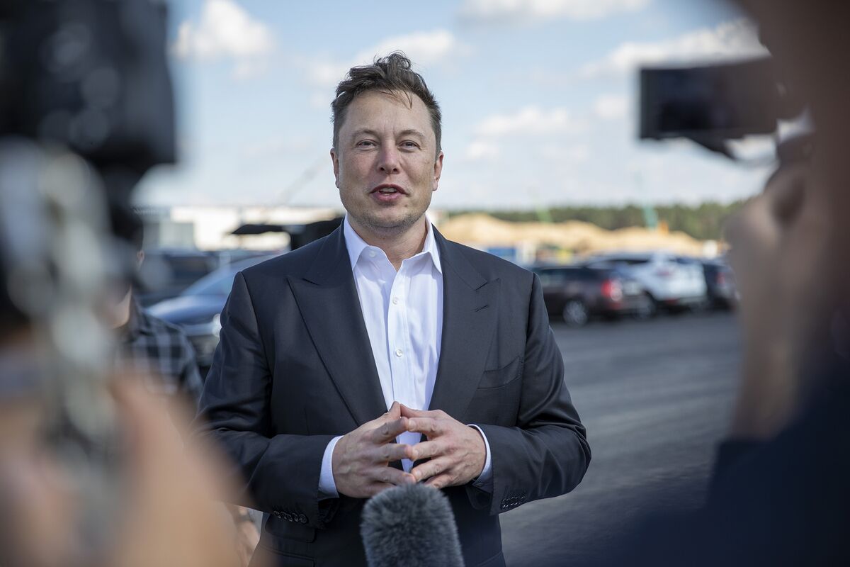 elon musk tweets about quitting jobs to become full-time influencer - bloomberg
