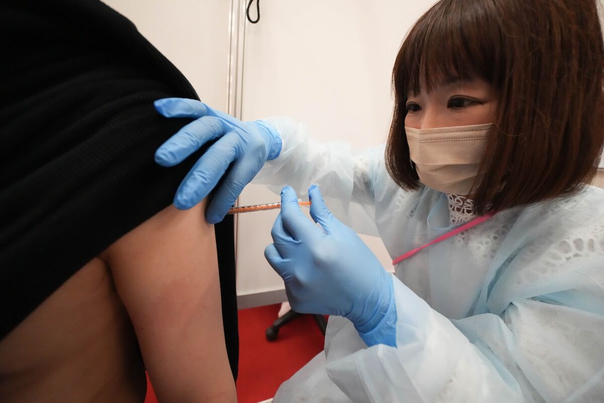 bloomberg.com - Gerry Smith - Moderna Plans More Cost Cuts on Falling Sales of Covid Shots