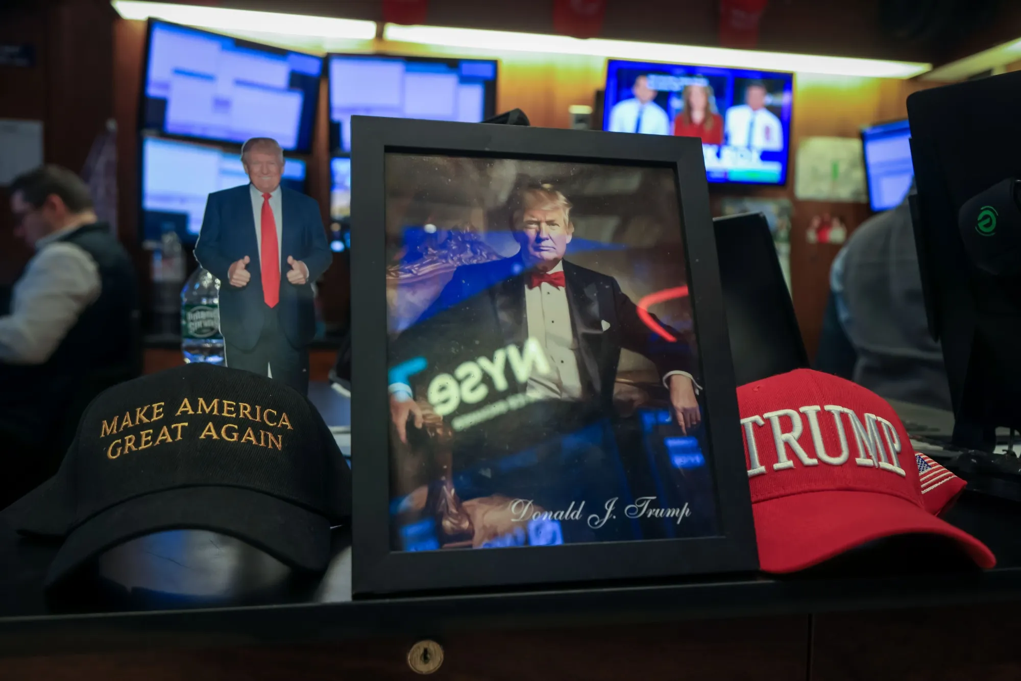 Worries over US President&nbsp;Donald Trump’s tariff policies spurred a&nbsp;selloff&nbsp;that has dragged the S&amp;P 500 around 8% from last month’s record.