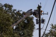 California Faces Power Outage Risk as Dry Winds Fan Fire Threat