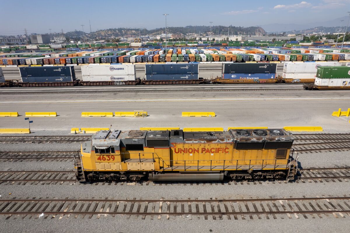 Railroads Say Megadeal Would Cut Shipping Costs by $3.5 Billion