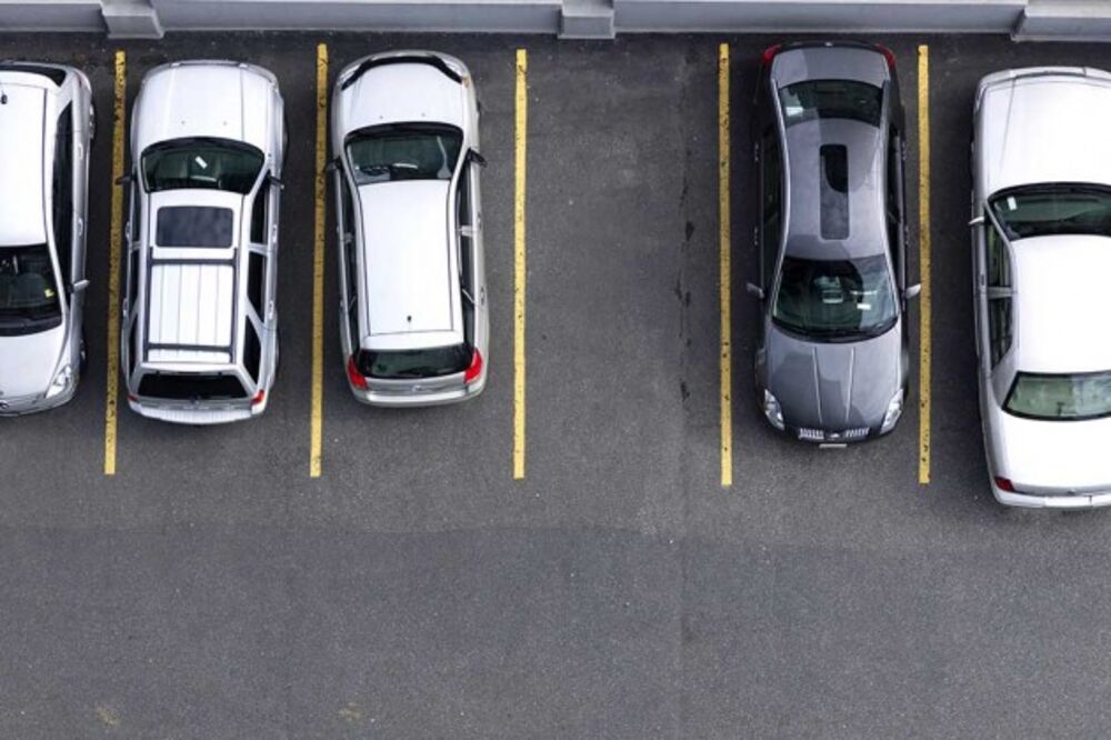 New Apps That Help You Find a Parking Space Have Cities in a Fury -  Bloomberg