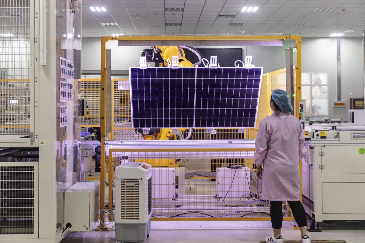 bloomberg.com - China's 20,000-Mile Solar Trade Route That Battled US Tariffs