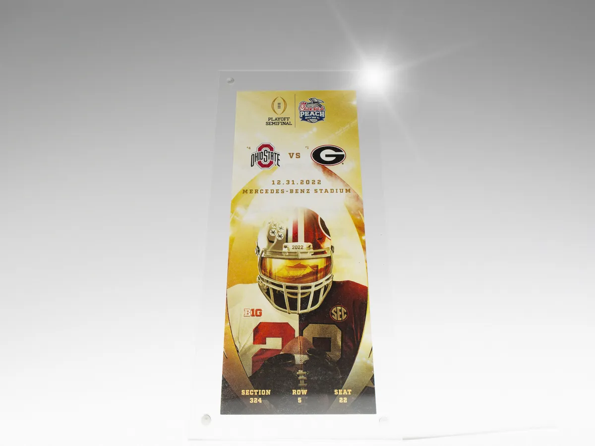 یک بلیط یادگاری از Peach Bowl سال 2023