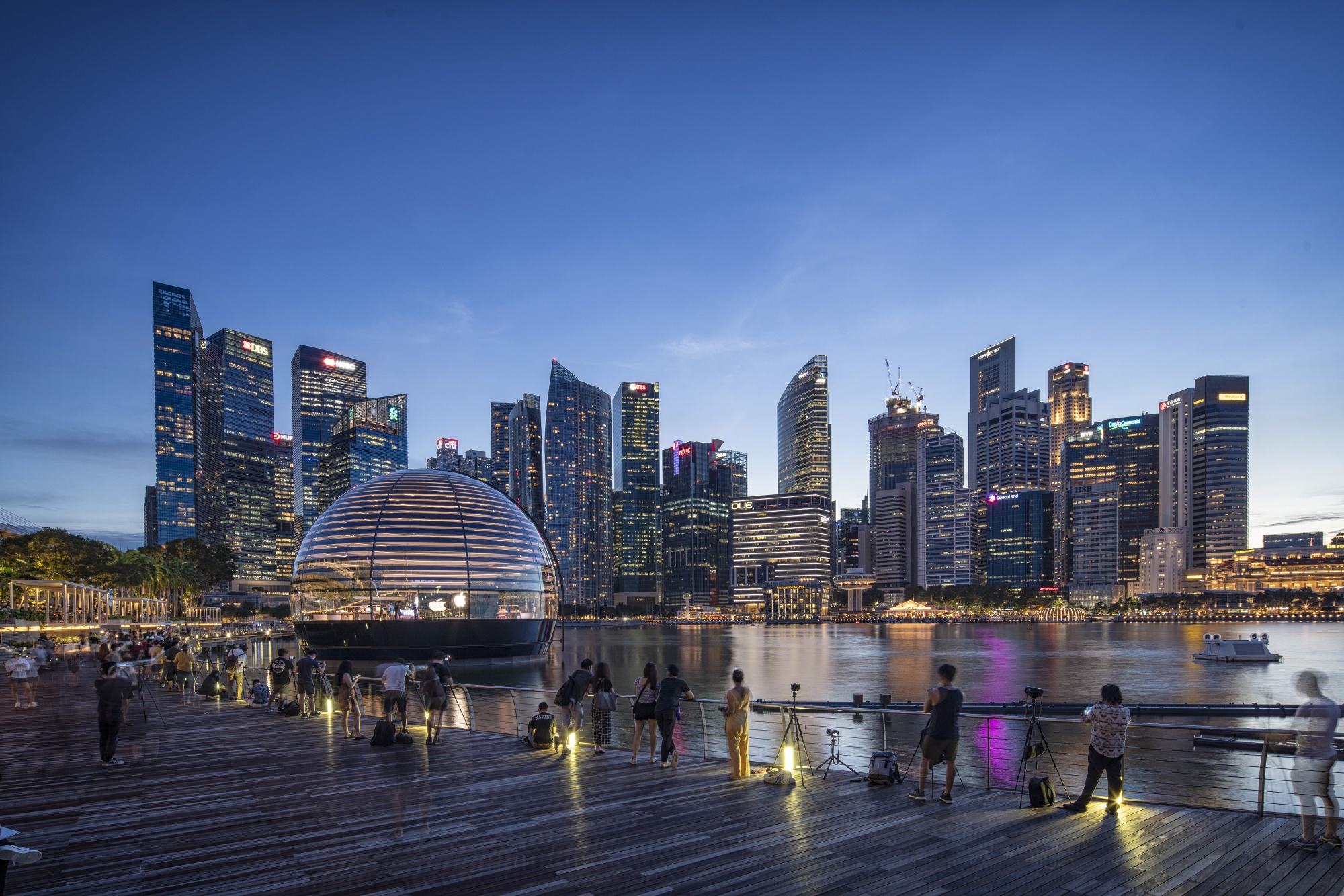 Apple Inc. Opens New Store at Marina Bay Sands