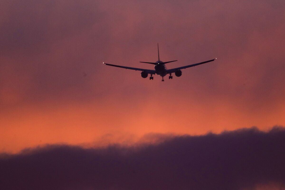 Global Airline Emissions Plan May Be Ineffective EU Report Suggests 