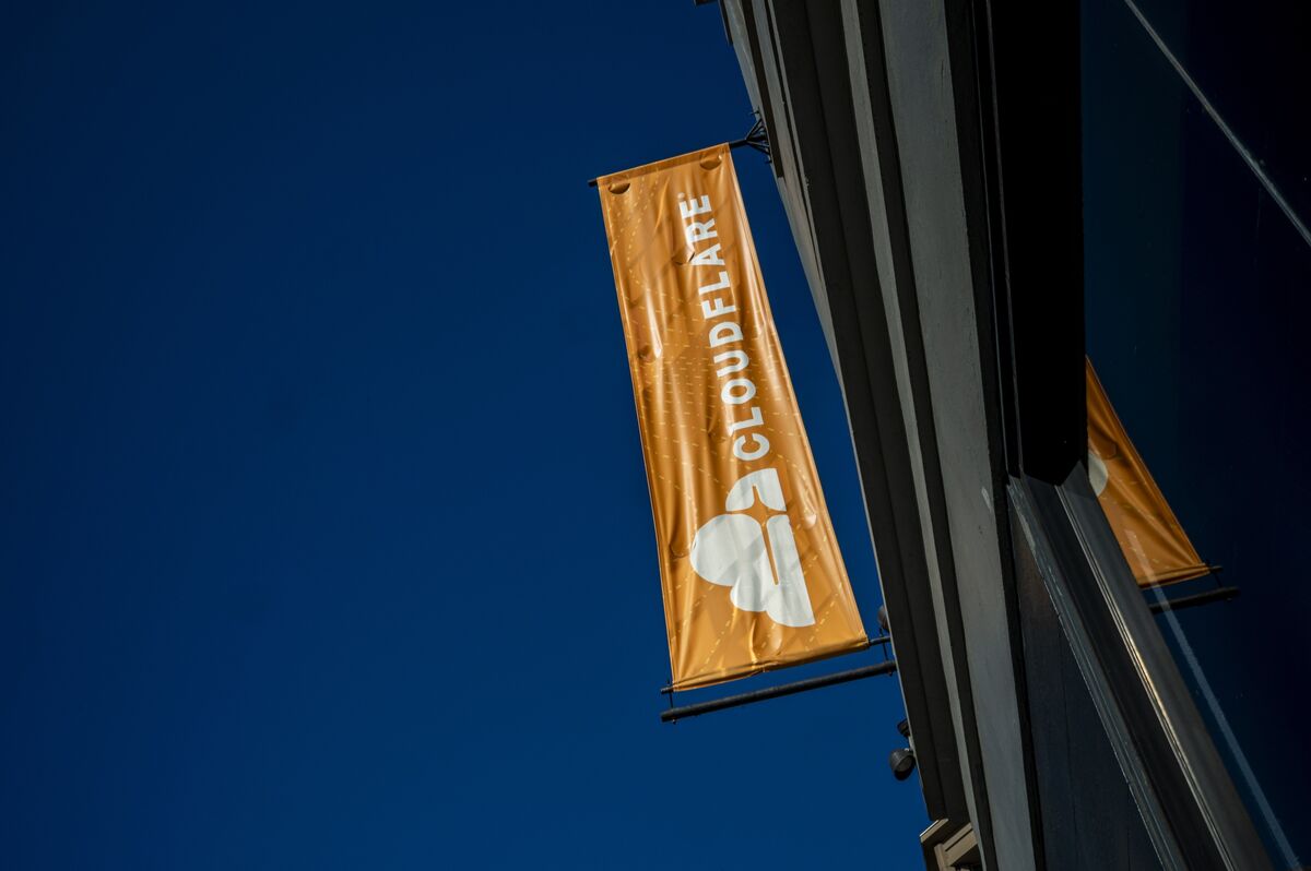 Cloudflare Shares Rise to Record After Beating Sales Outlook