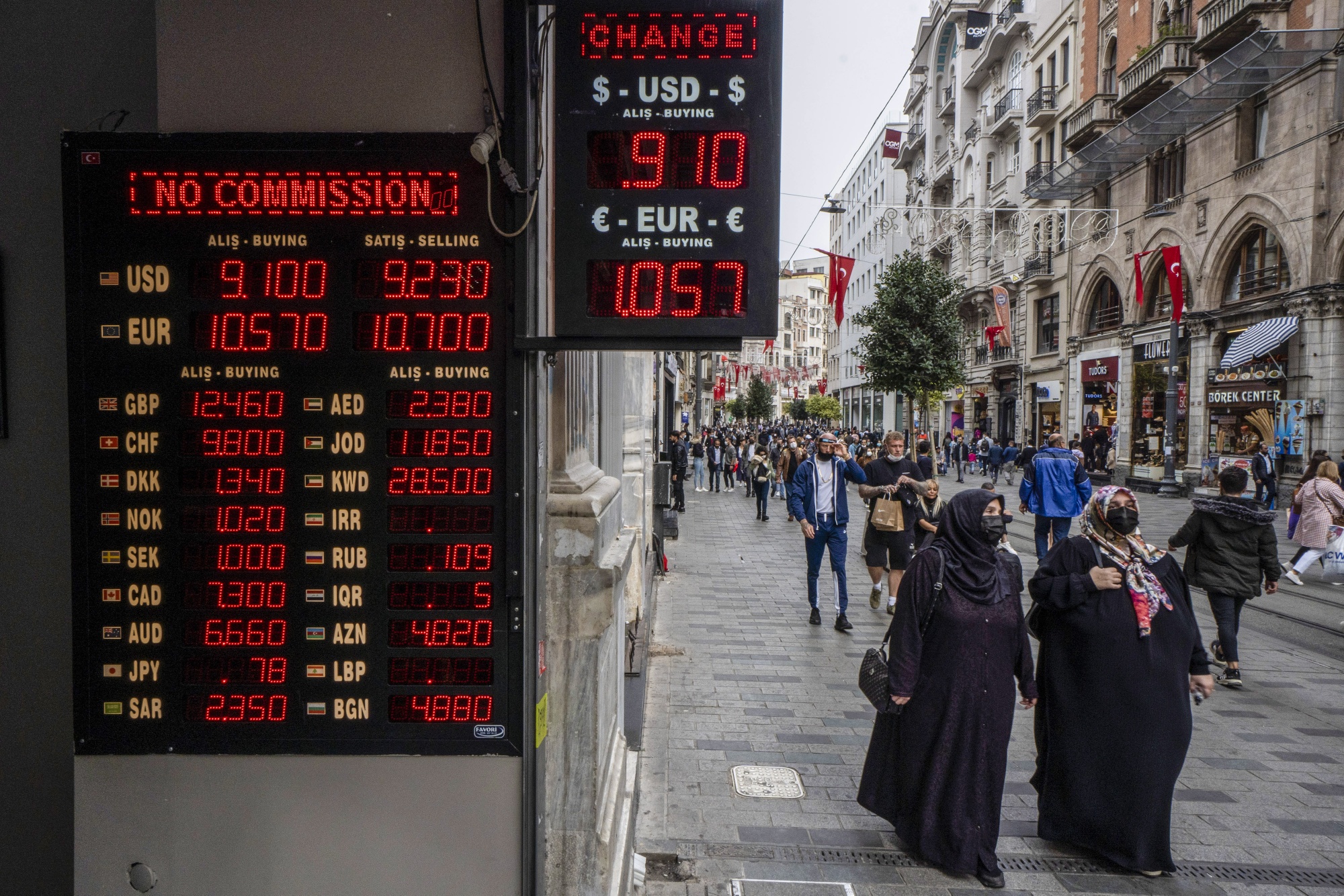 Lira exchange rates outside a currency bureau in Istanbul.