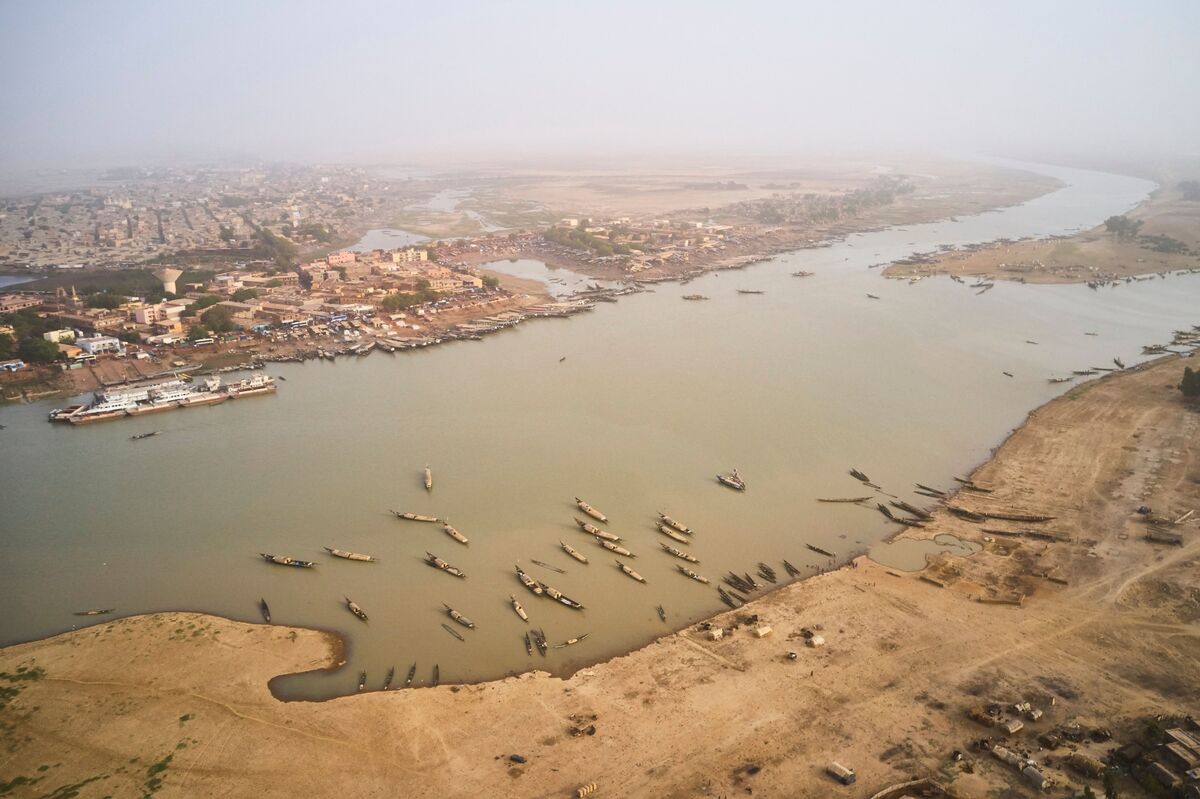 
                            Military-Led West African States Launch Regional Investment Bank