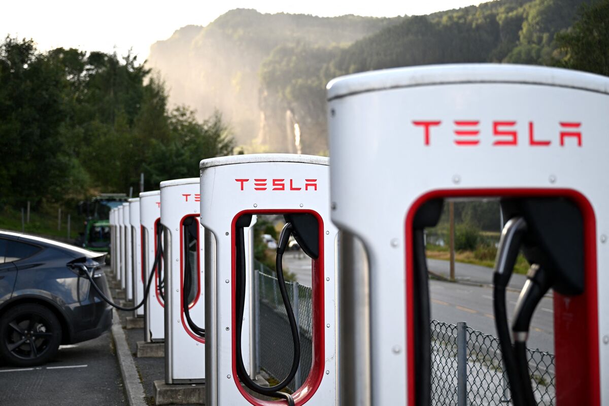 Tesla's Norwegian Reign Continues: Brand Loyalty and Affordable Financing Drive Sales Amidst European Slowdown - finance news
