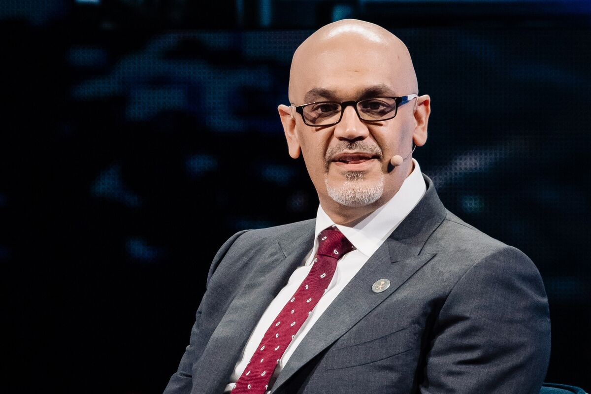 Saudi Arabia Names PIF Head as Minister Overseeing FDI Push