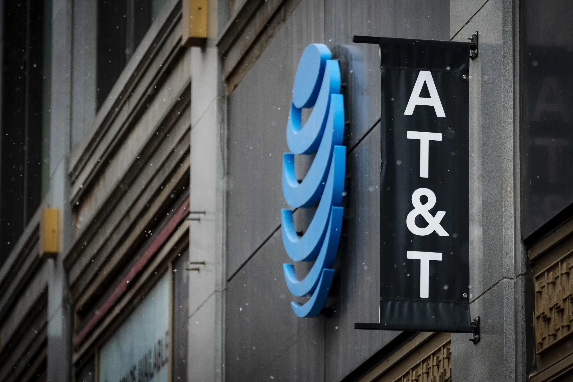 An AT&T Inc. Store Ahead Of Earnings Figures