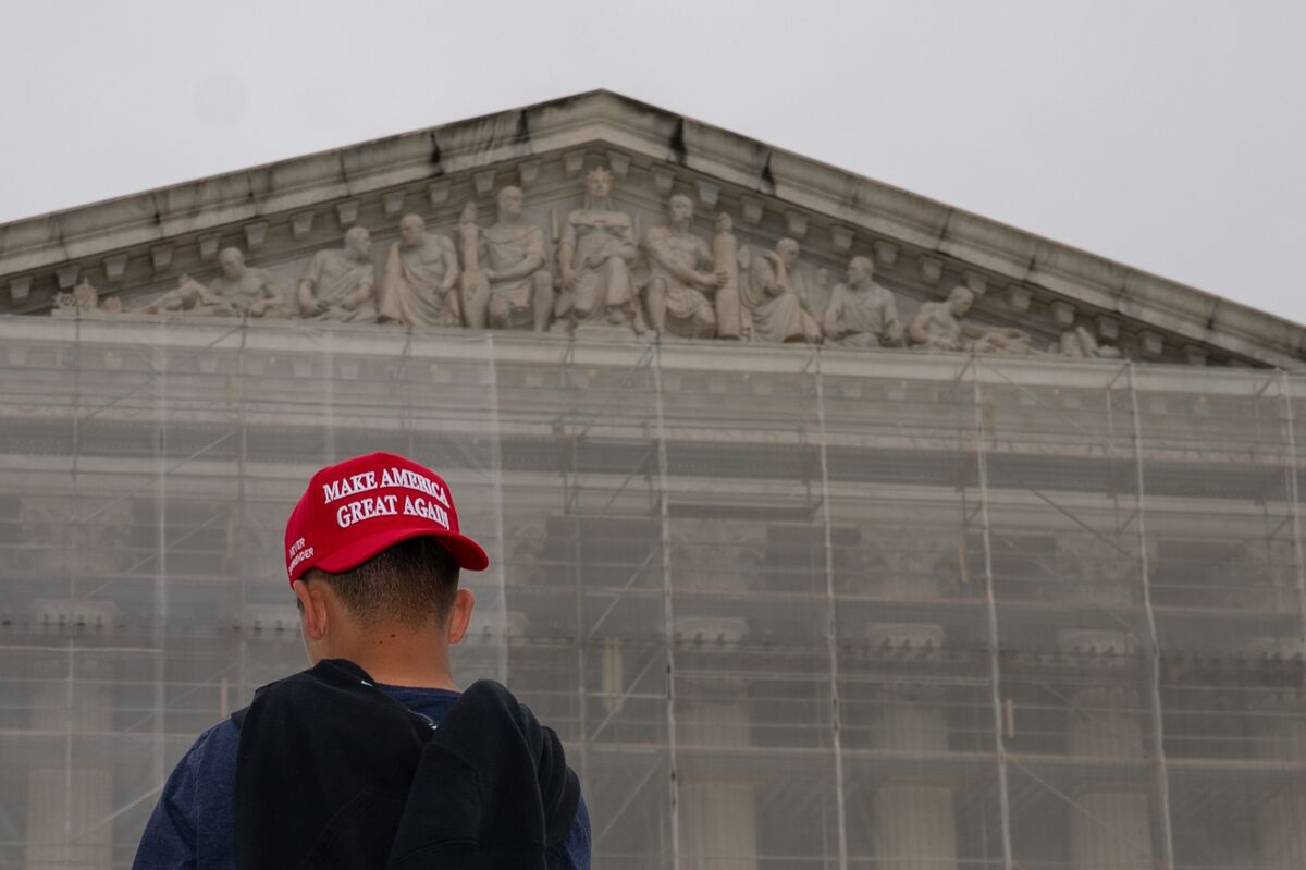 ⚫️ BLOOMBERG: "Dazi di Trump: Confronto in Vista con la Corte Suprema e Previsioni Incerta"