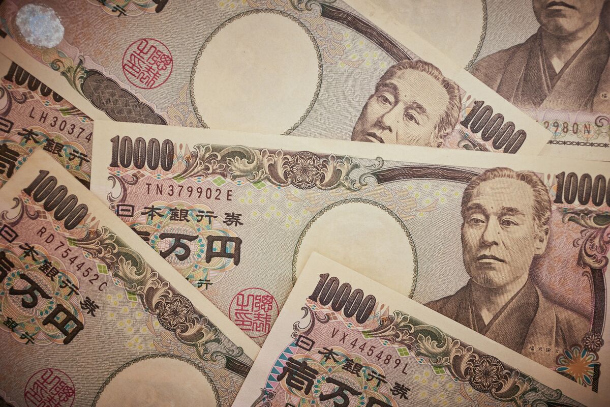 Japan’s FX Chief Warns No Options Ruled Out After Yen Slide