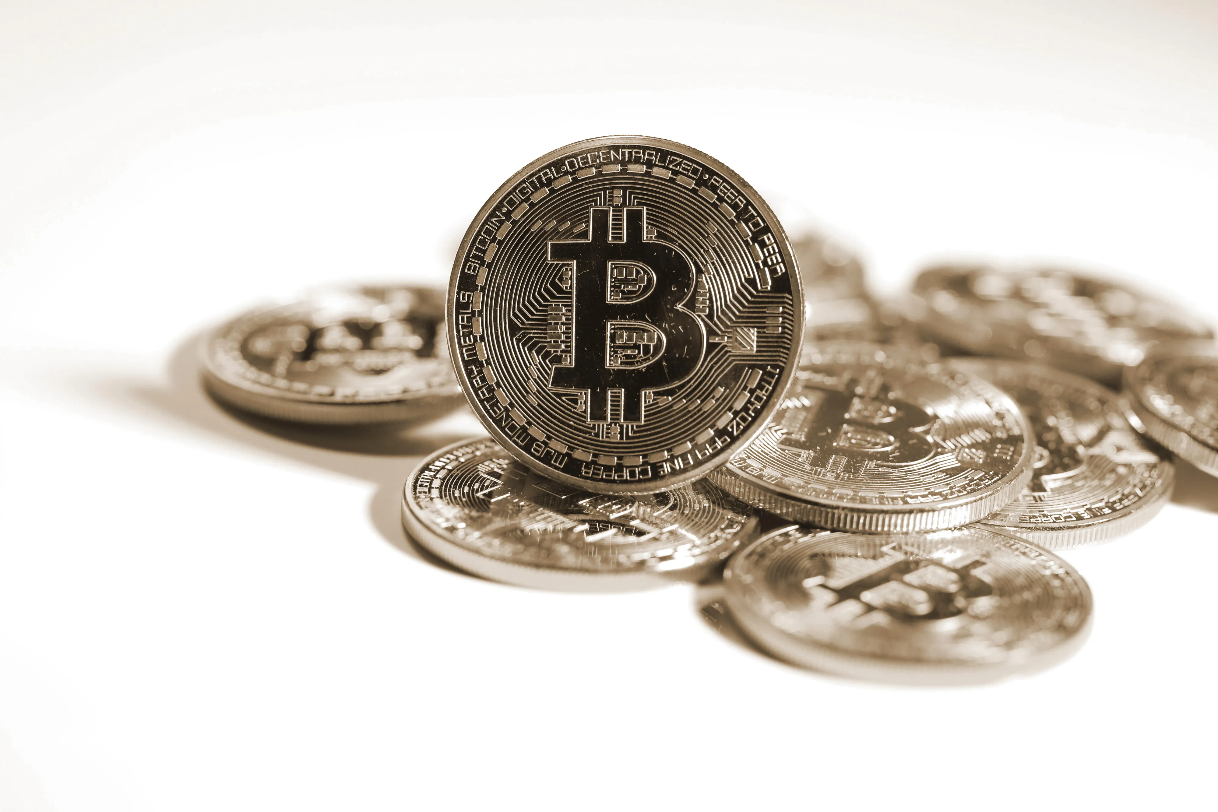 Bitcoin Claws Its Way Back