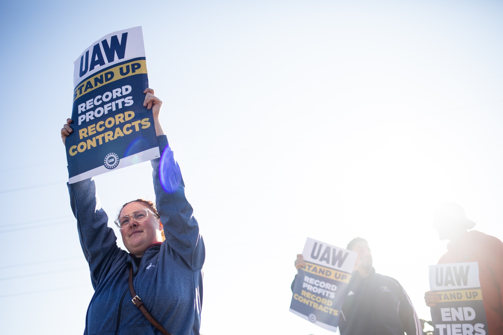 UAW Makes New Proposal to GM as Sides Bargain to End Strike