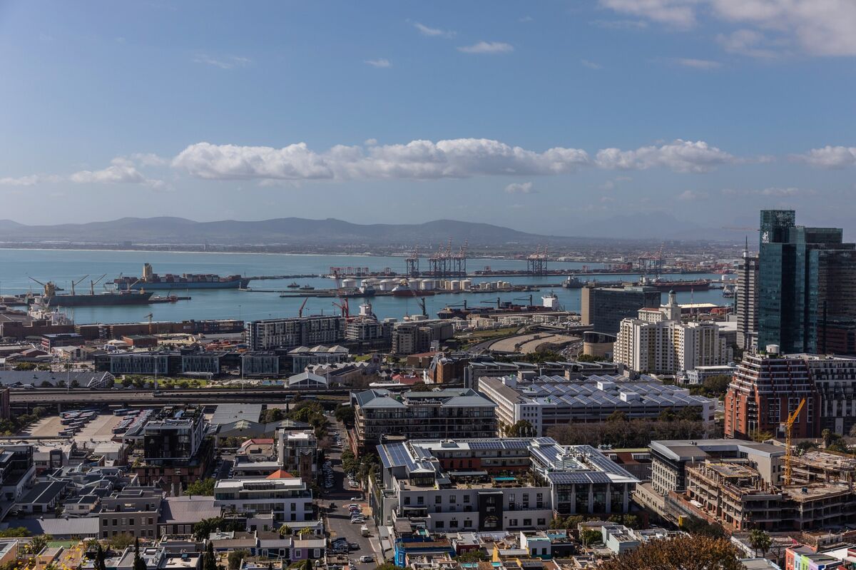 South African Business Confidence Worsens After Covid Restrictions Hit  Trade - Bloomberg