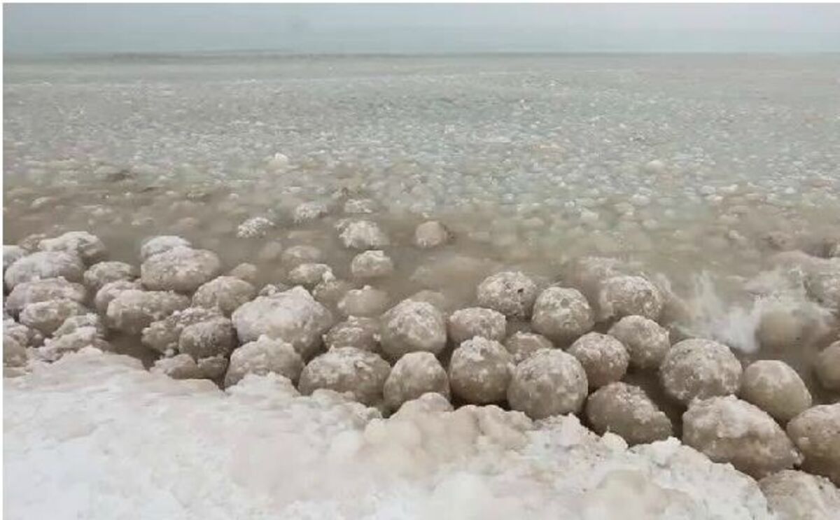 Watch Weird Giant Ice Boulders Form on Lake Michigan