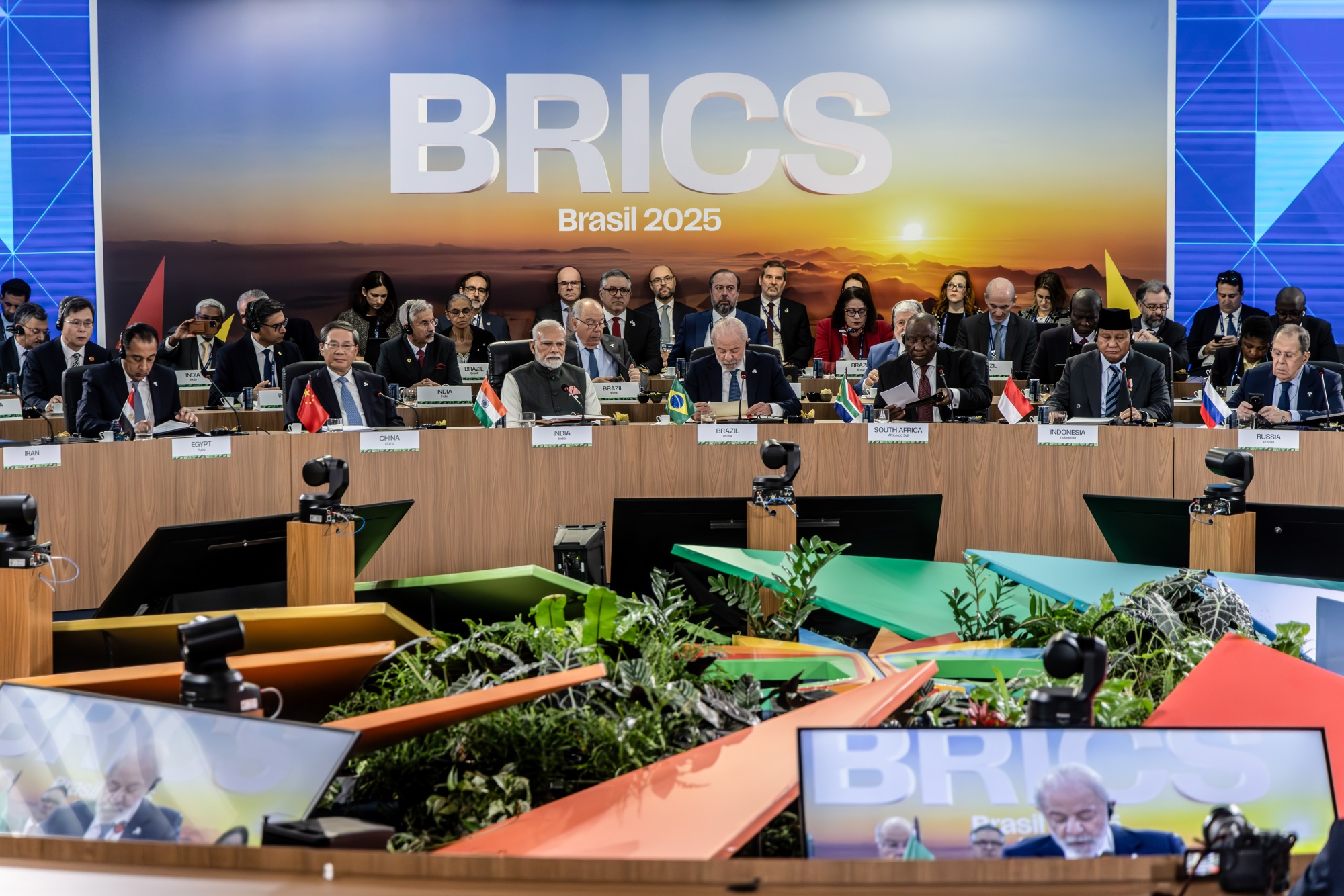 Mostafa Madbouly, Egypt's prime minister, from left, Li Qiang, China's premier, Narendra Modi, India's prime minister, Luiz Inacio Lula da Silva, Brazil's president, Cyril Ramaphosa, South Africa's president, Prabowo Subianto, Indonesia's president, and Sergei Lavrov, Russia's foreign minister, at the BRICS Summit in Rio de Janeiro, Brazil, on Monday, July 7, 2025. BRICS leaders condemned US and Israeli attacks on Iran and called on Prime Minister Benjamin Netanyahu's government to withdraw troops from the Gaza Strip, urging “just and lasting” solutions to conflicts across the Middle East. Photographer: Dado Galdieri/Bloomberg